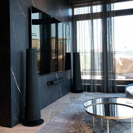 Beachfront Luxurious Penthouse With Panoramic View