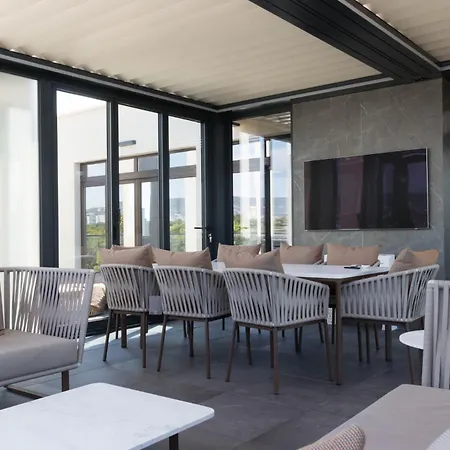Beachfront Luxurious Penthouse With Panoramic View *