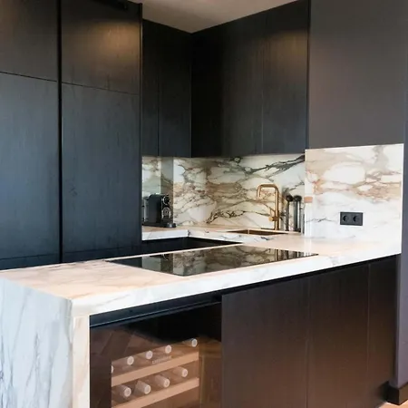 Beachfront Luxurious Penthouse With Panoramic View Appartamento *
